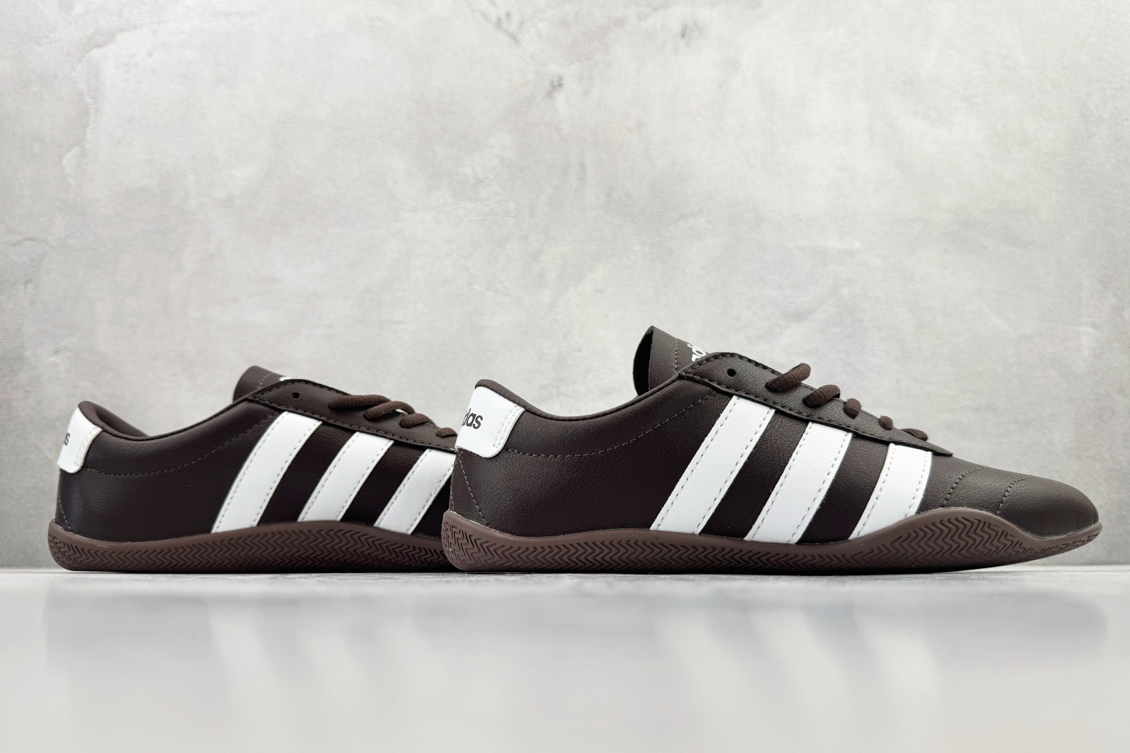 160 出口订单 adidGRAND COURT LO 棕色 JQ9680