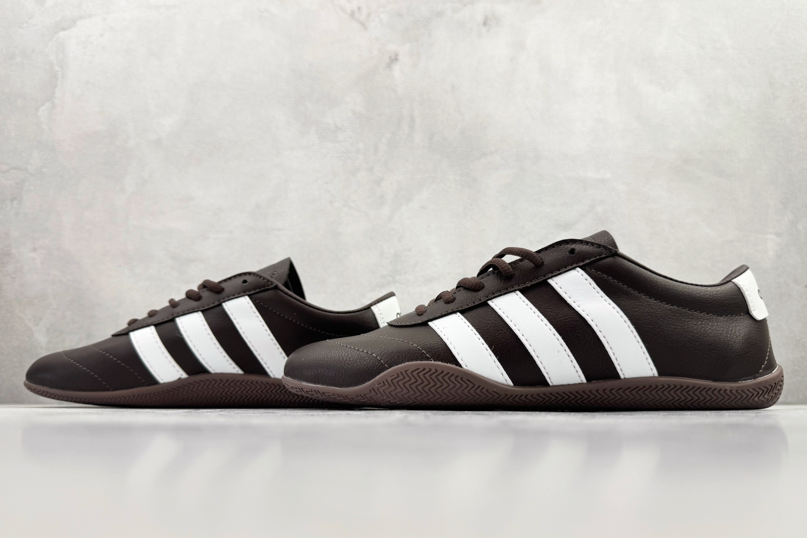 160 出口订单 adidGRAND COURT LO 棕色 JQ9680