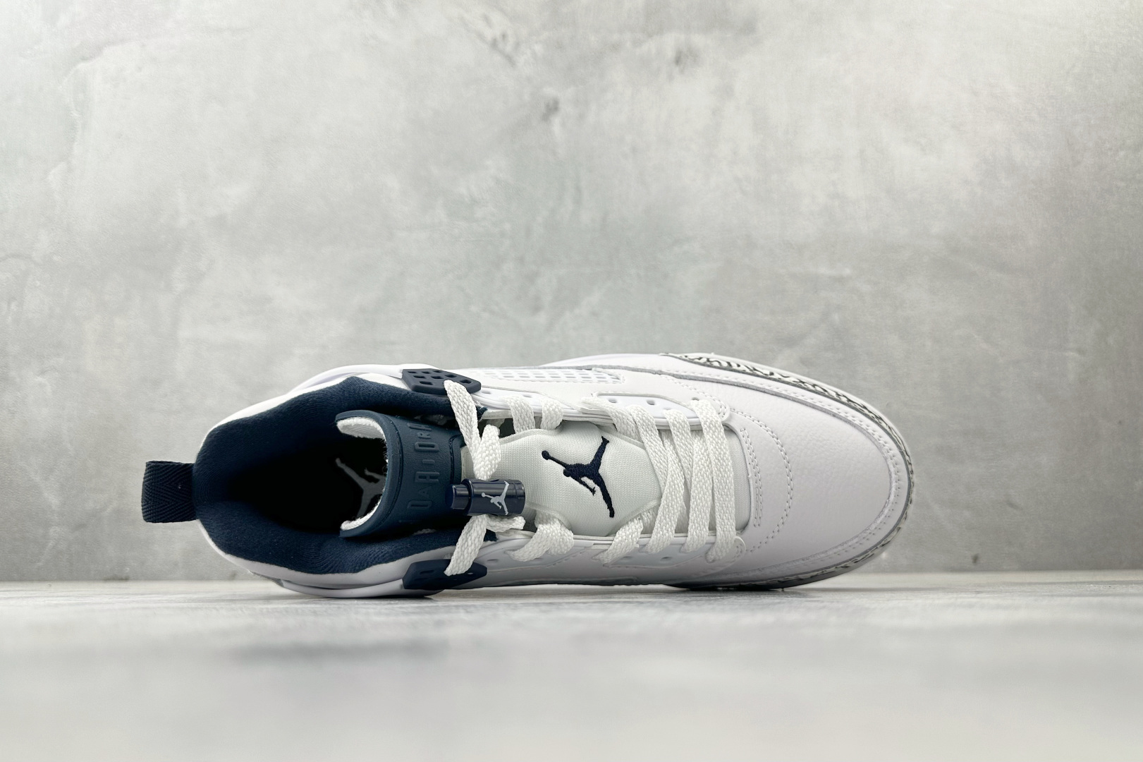 PP 特价本地💰130
特价福利 Jordan Spizike Low 白蓝

货号：FQ1759-104
尺码：36 36.5 37.5 38 38.5 39 40 40.5 41 42 42.5 43 44 44.5 45 46
编码：23