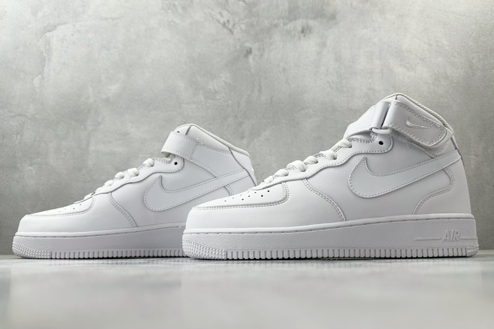 PP 特价本地💰110
特价福利 Nike Air Force 1 07 纯白

货号：DD9625-100
尺码：36 36.5 37.5 38 38.5 39 40 40.5 41 42 42.5 43 44 44.5 45 46
编码：21