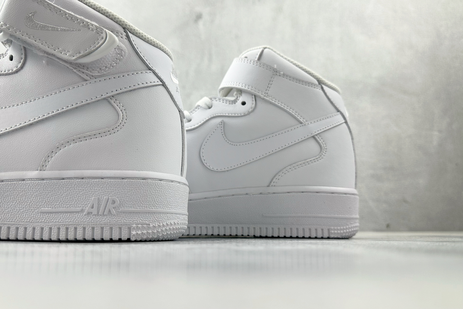 PP 特价本地💰110
特价福利 Nike Air Force 1 07 纯白

货号：DD9625-100
尺码：36 36.5 37.5 38 38.5 39 40 40.5 41 42 42.5 43 44 44.5 45 46
编码：21