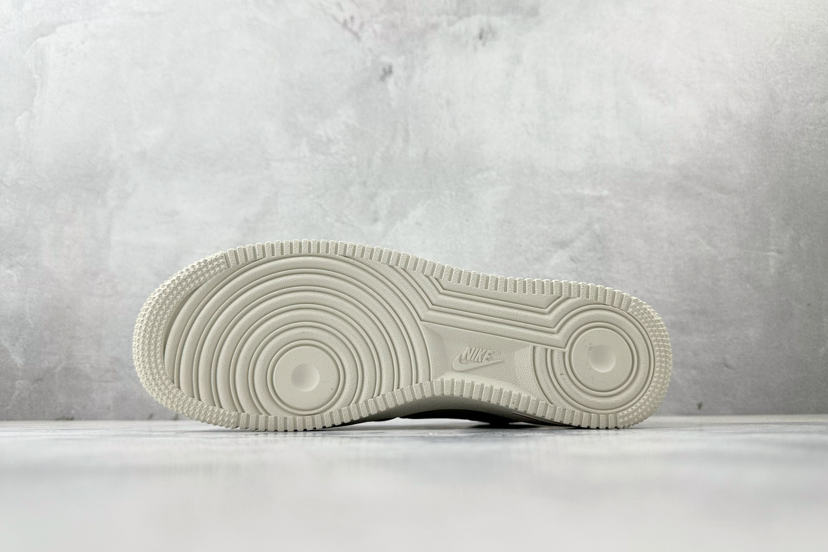 PP 特价本地💰110
特价福利 Nike Air Force 1 07 咖色

货号：DJ9158 200
尺码：36 36.5 37.5 38 38.5 39 40 40.5 41 42 42.5 43 44 44.5 45 46
编码：21