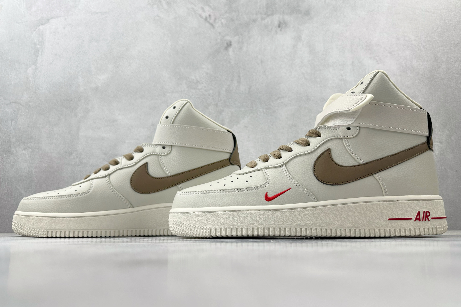 PP 特价本地💰110
特价福利 Nike Air Force 1 07 咖色

货号：DJ9158 200
尺码：36 36.5 37.5 38 38.5 39 40 40.5 41 42 42.5 43 44 44.5 45 46
编码：21