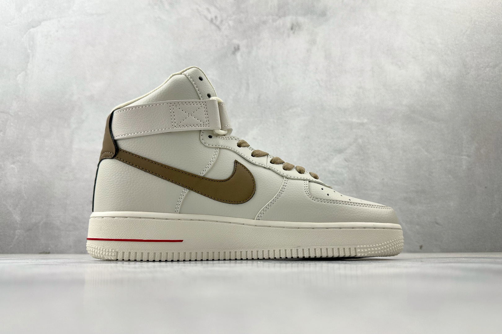 PP 特价本地💰110
特价福利 Nike Air Force 1 07 咖色

货号：DJ9158 200
尺码：36 36.5 37.5 38 38.5 39 40 40.5 41 42 42.5 43 44 44.5 45 46
编码：21