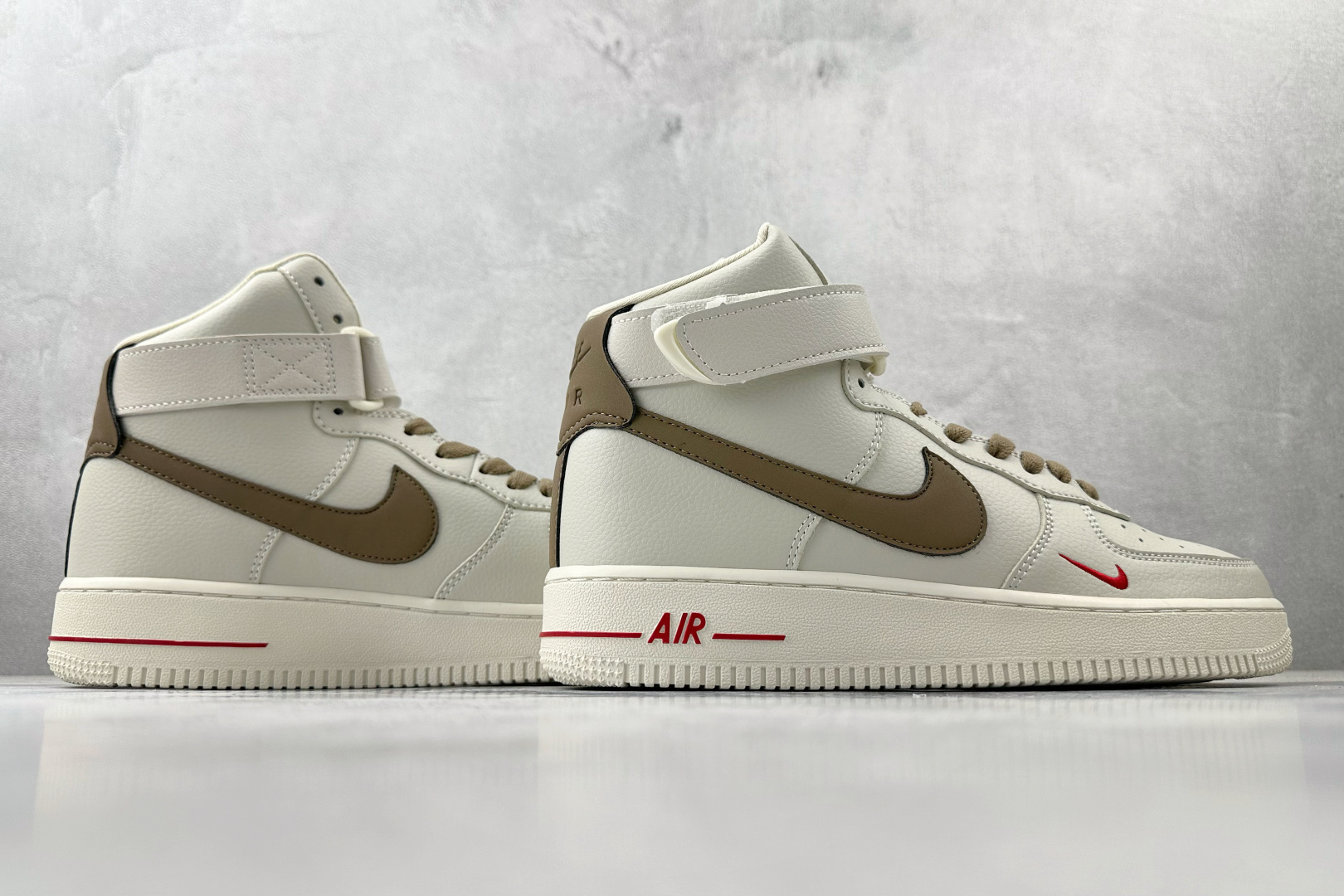 PP 特价本地💰110
特价福利 Nike Air Force 1 07 咖色

货号：DJ9158 200
尺码：36 36.5 37.5 38 38.5 39 40 40.5 41 42 42.5 43 44 44.5 45 46
编码：21