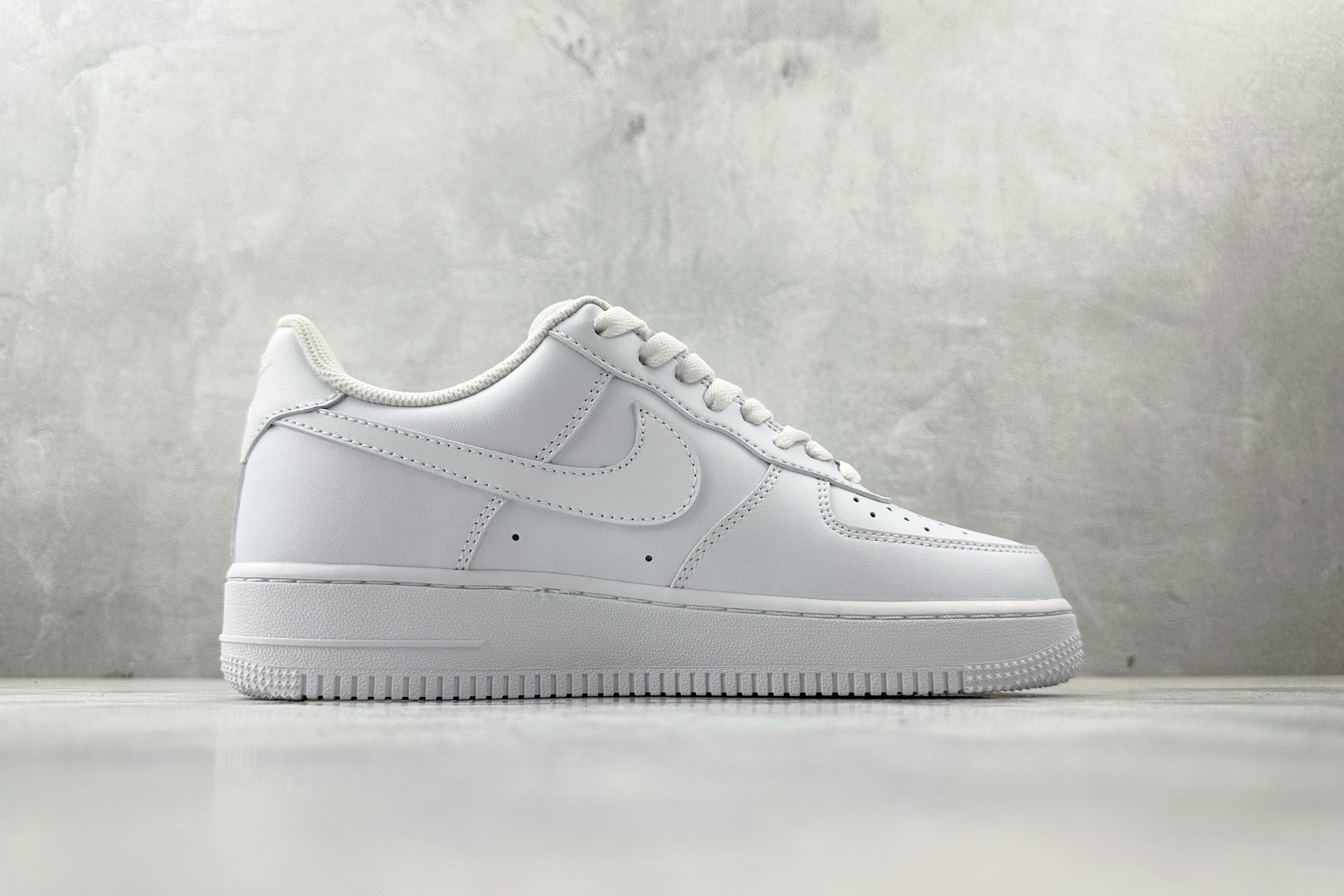 PP 特价本地💰110
特价福利 Travis Scott x Nike Air Force 1 "Utopia" 白色

货号：DD8959-100
尺码：36 36.5 37.5 38 38.5 39 40 40.5 41 42 42.5 43 44 44.5 45 46
编码：21