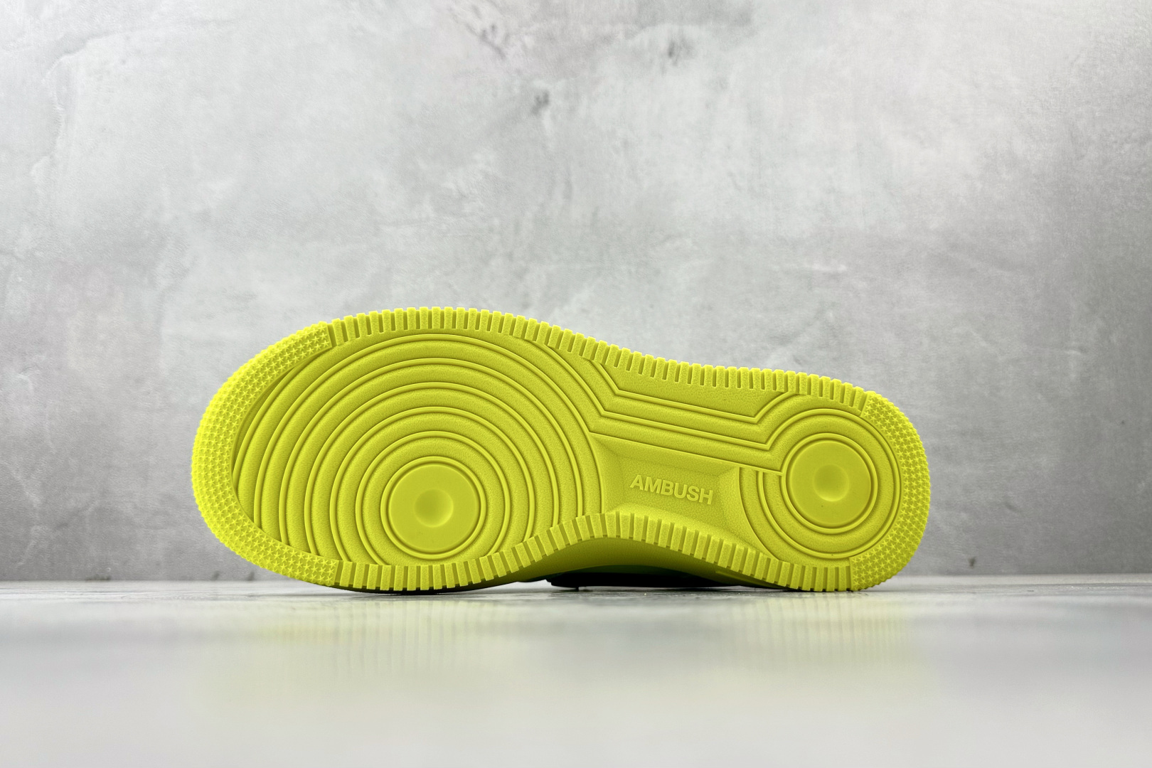 PP 特价本地💰110
特价福利 AMBUSH x Nike Air Force 1 荧光绿

货号：DN1555 200
尺码：36 36.5 37.5 38 38.5 39 40 40.5 41 42 42.5 43 44 44.5 45 46
编码：21