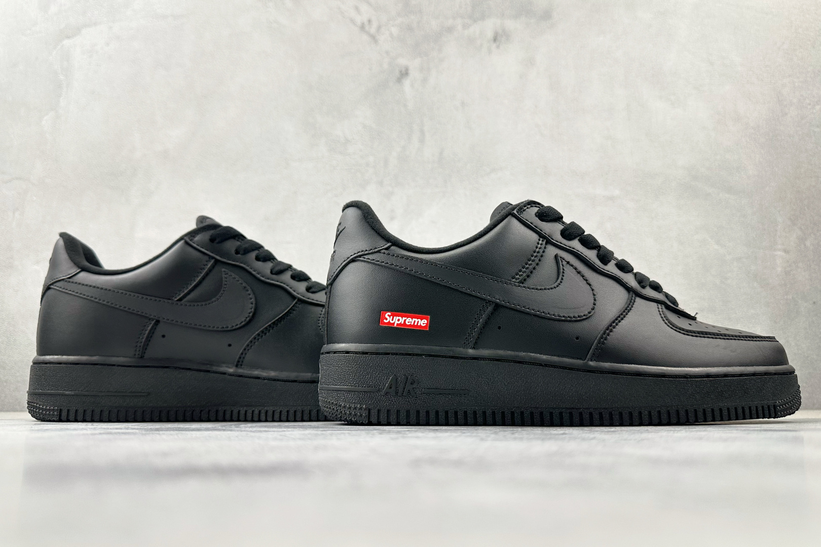 PP 特价本地💰110
特价福利 Supreme x Nike Air Force 1 box logo 黑色

货号：CU9225-001
尺码：36 36.5 37.5 38 38.5 39 40 40.5 41 42 42.5 43 44 44.5 45 46
编码：21