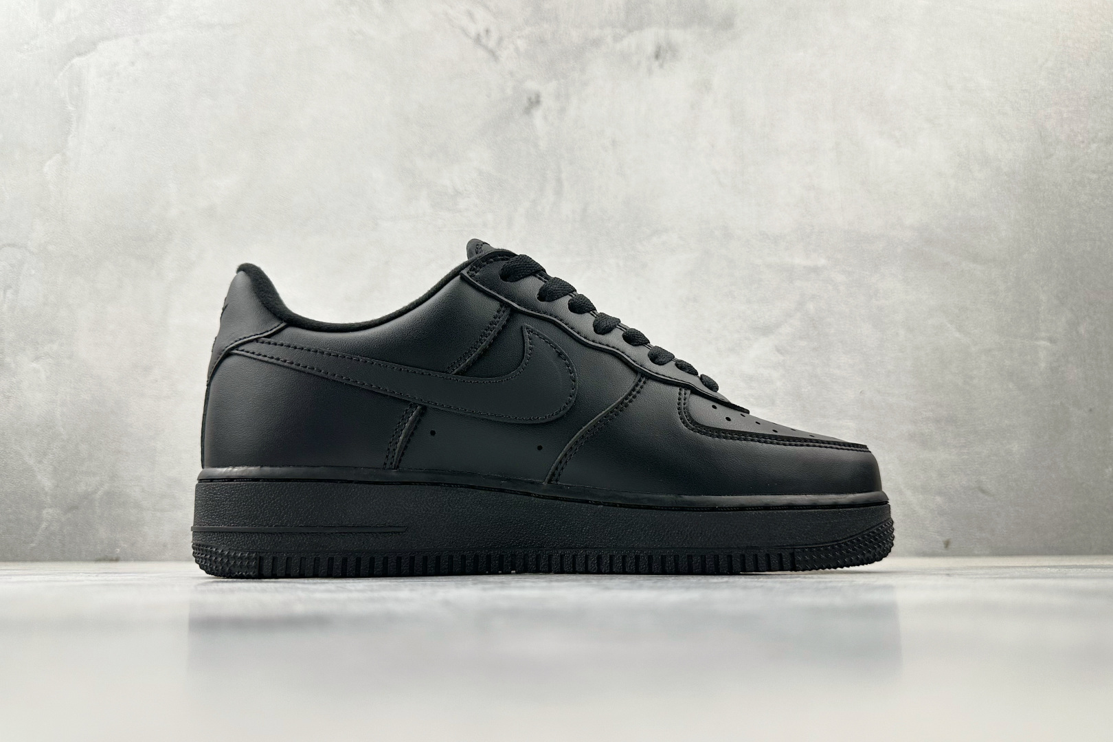 PP 特价本地💰110
特价福利 Supreme x Nike Air Force 1 box logo 黑色

货号：CU9225-001
尺码：36 36.5 37.5 38 38.5 39 40 40.5 41 42 42.5 43 44 44.5 45 46
编码：21