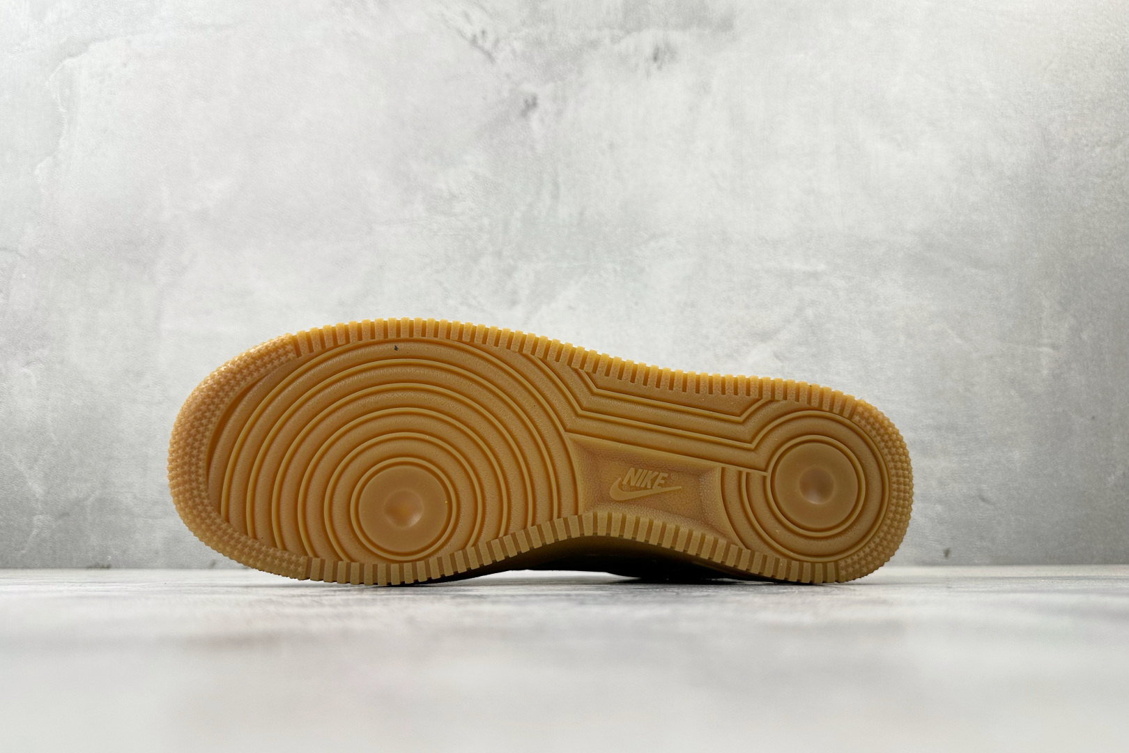 PP 特价本地💰110
特价福利 Supreme x Nike Air Force 1 Flax联名款 小麦色

货号：DN1555-200
尺码：36 36.5 37.5 38 38.5 39 40 40.5 41 42 42.5 43 44 44.5 45 46
编码：21