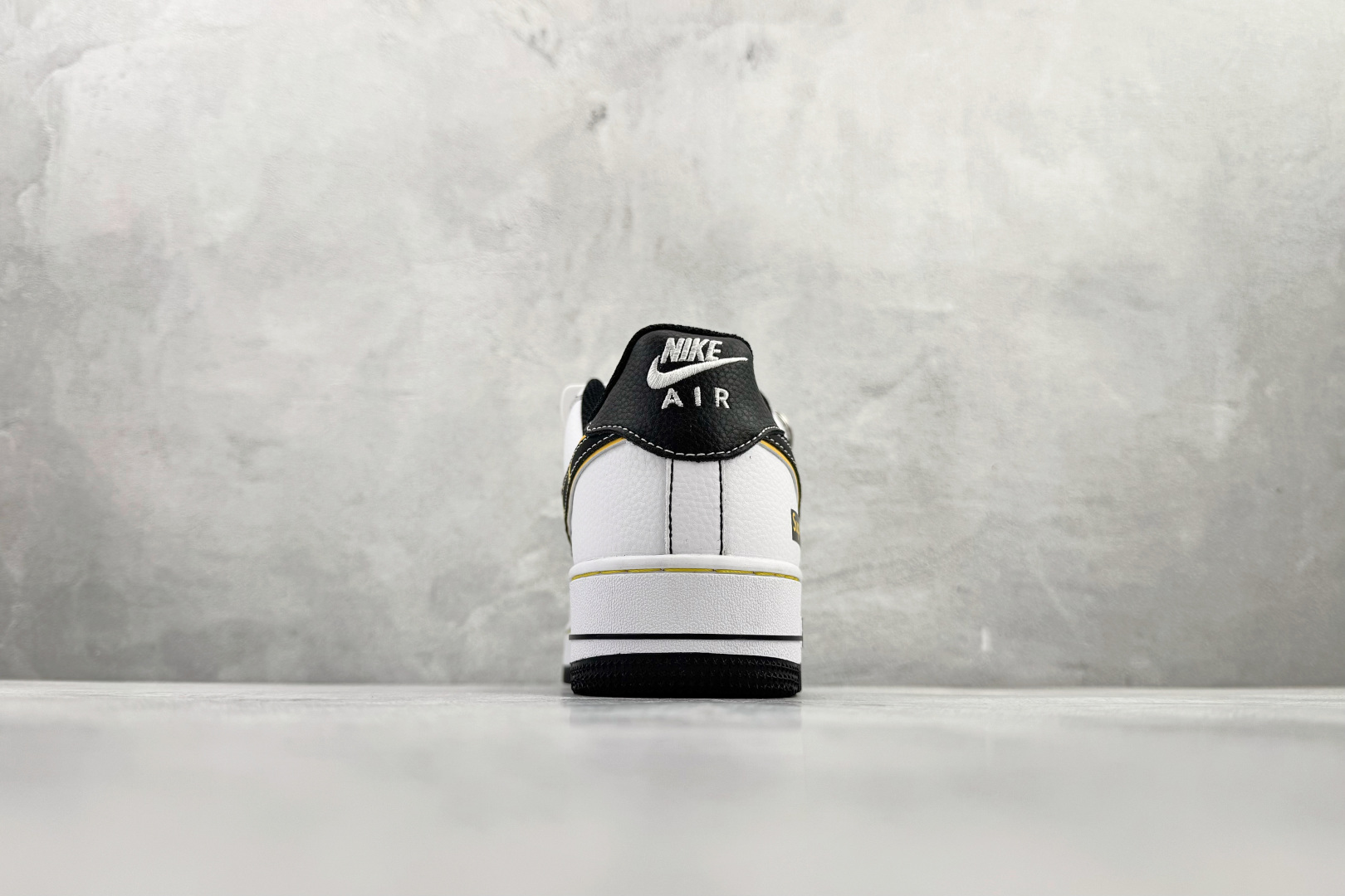 260 Nike Air Force 1'07 LX “supreme” 黑白 XZ6188-259