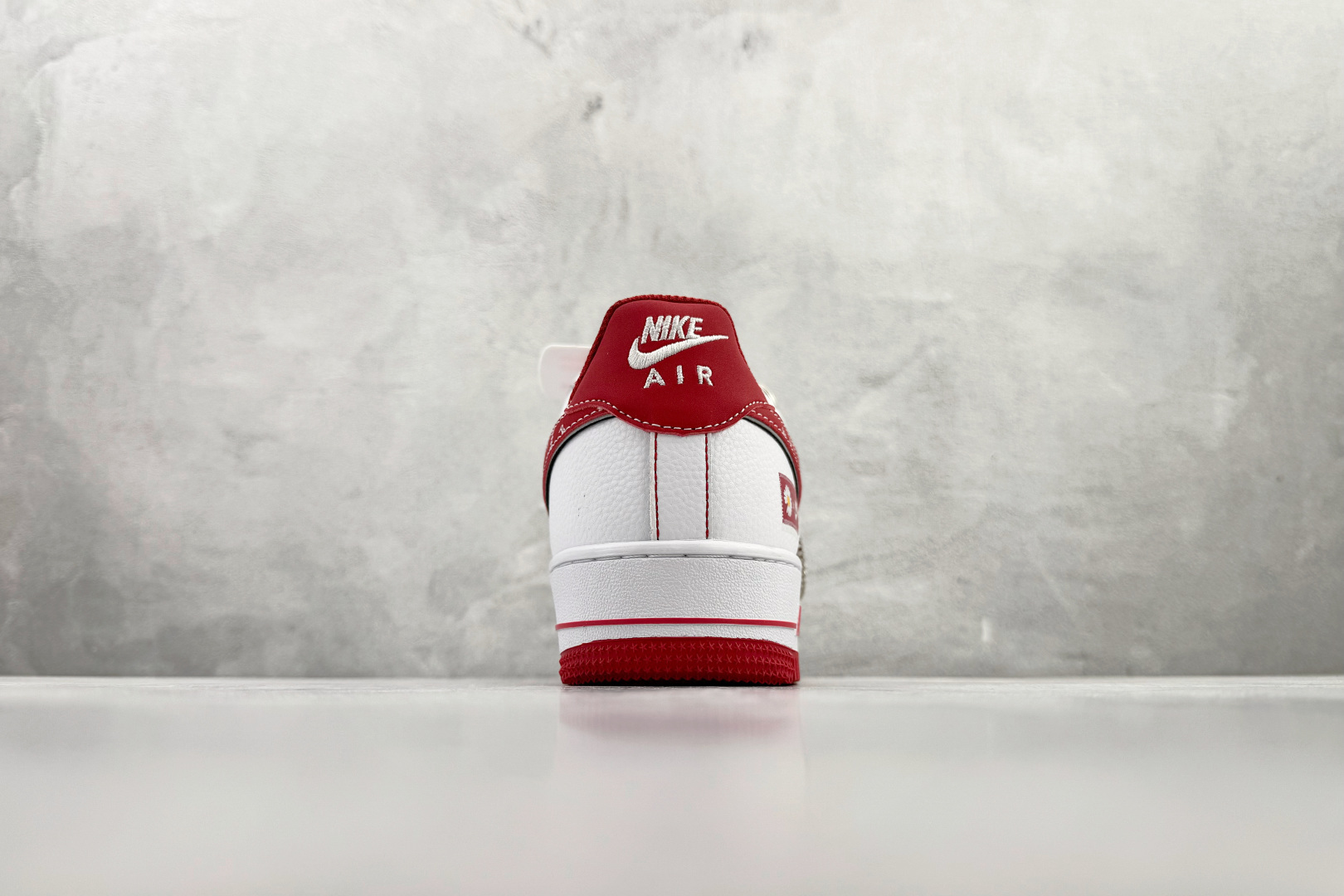 260 Nike Air Force 1'07 LX “PEACEMINUSONE” 白红 HV5999-008