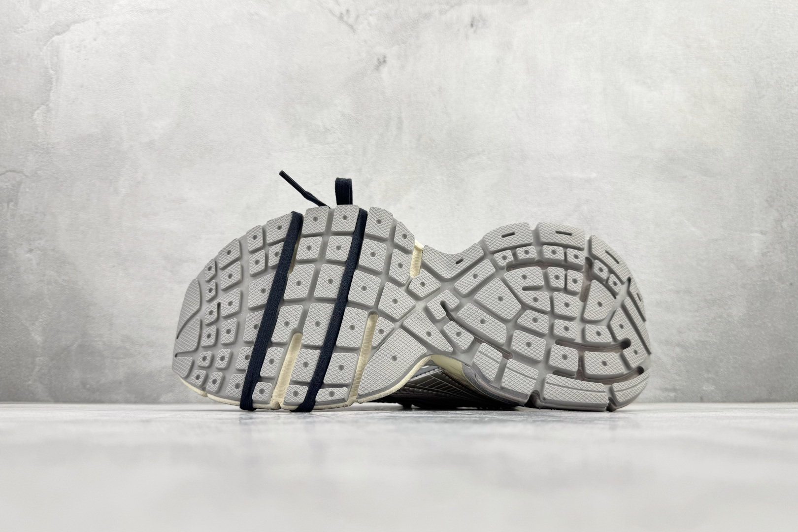 430 代购版 Balenciaga巴黎世家 3XL 白红 840088W3XSG