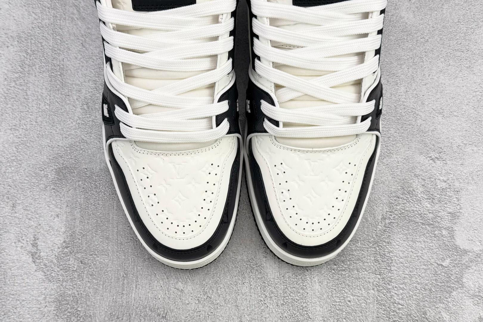 430 顶级纯原 LOUIS VUITTTrainer 白黑 1AANED