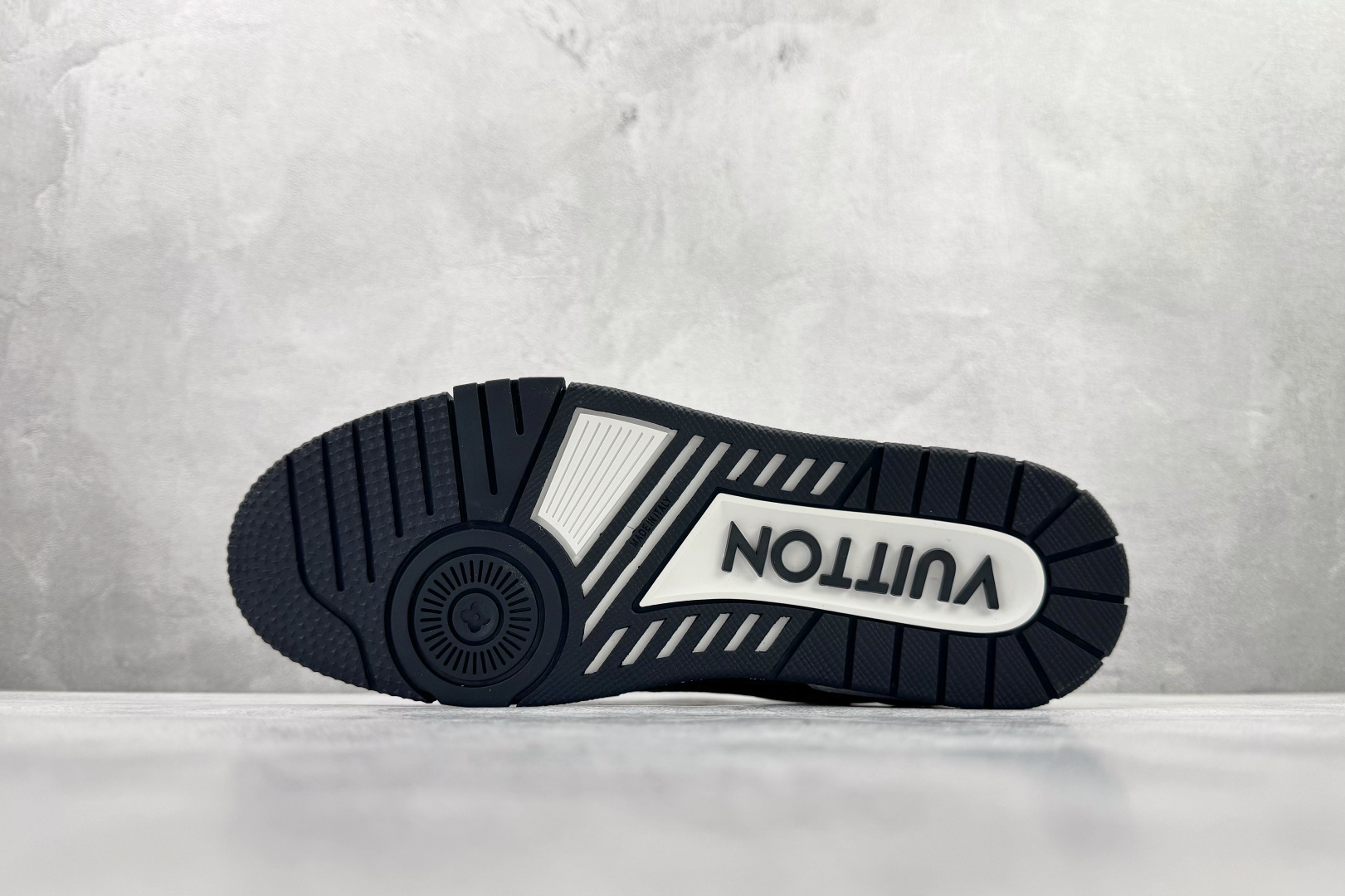 430 顶级纯原 LOUIS VUITTTrainer 白黑 1AANED