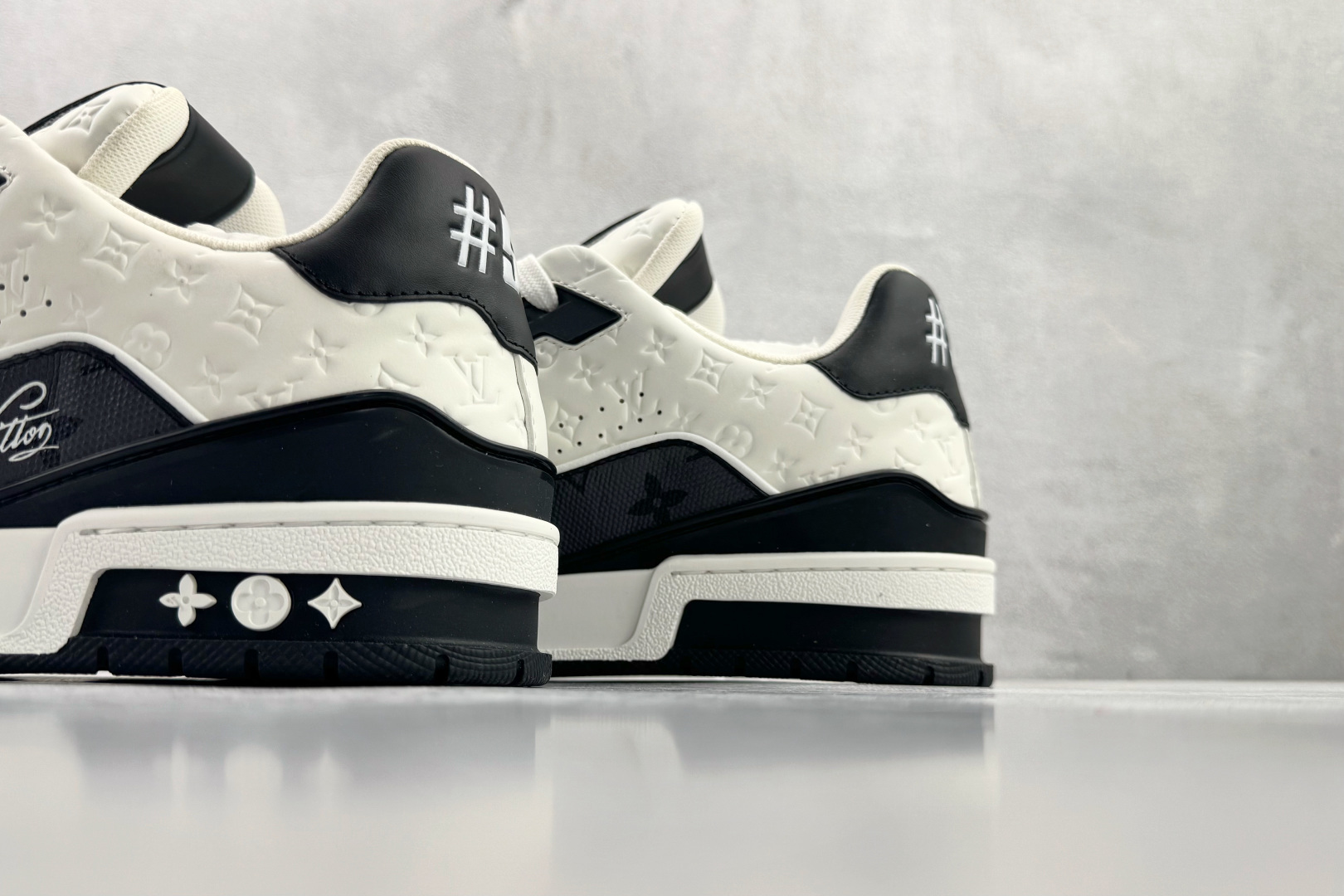 430 顶级纯原 LOUIS VUITTTrainer 白黑 1AANED