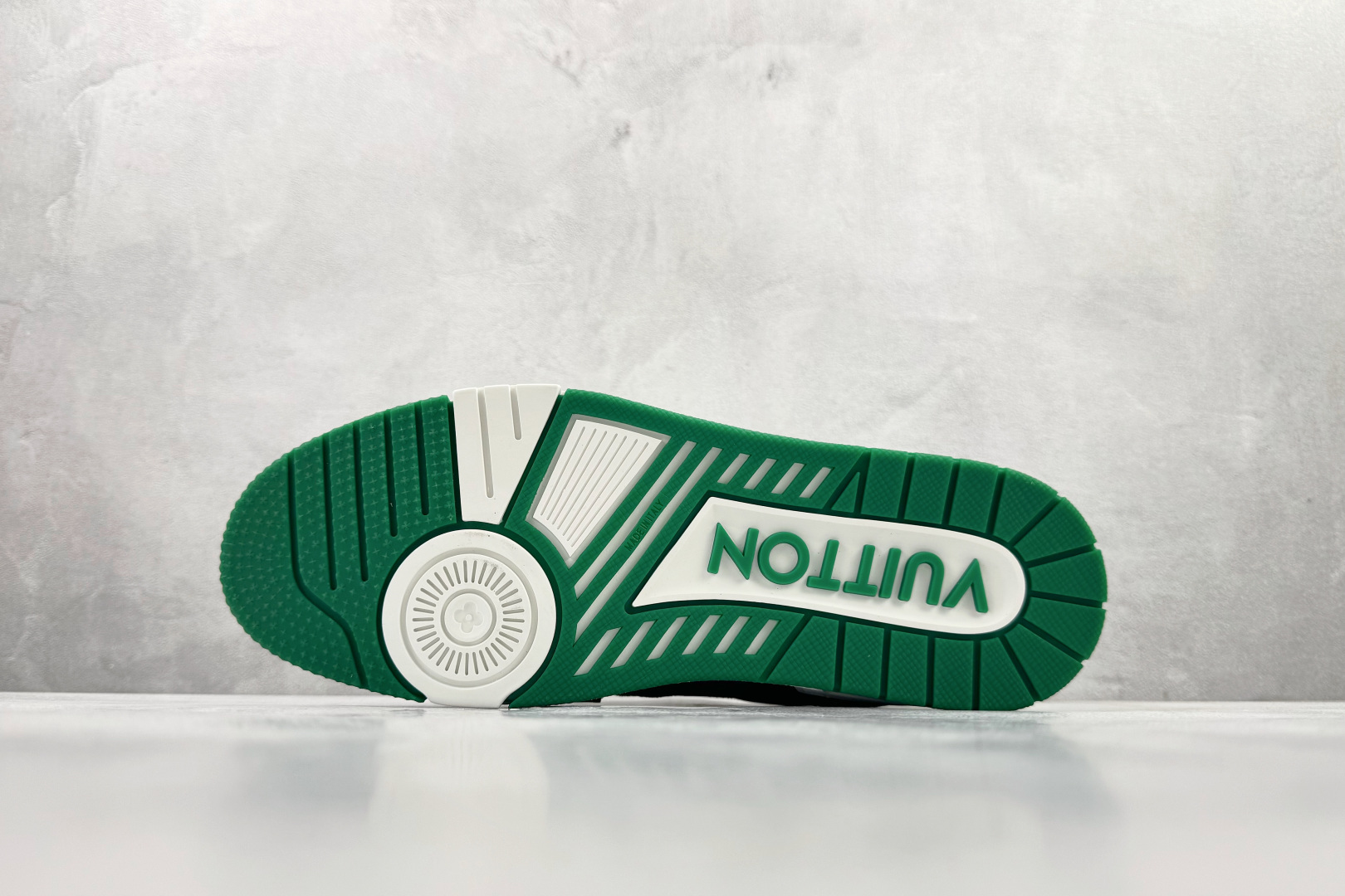 430 顶级纯原 LOUIS VUITTTrainer 绿白 1A9JI1