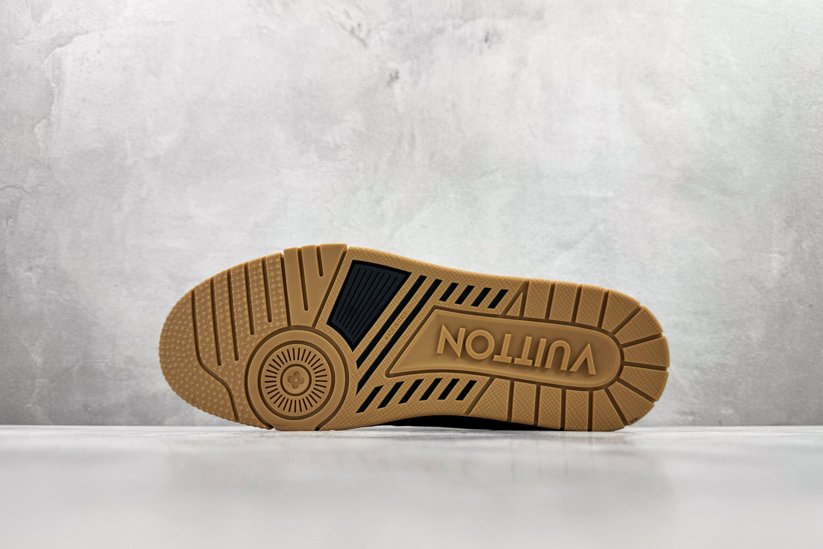 430 顶级纯原 LOUIS VUITTTrainer 黑棕 1AHTSQ