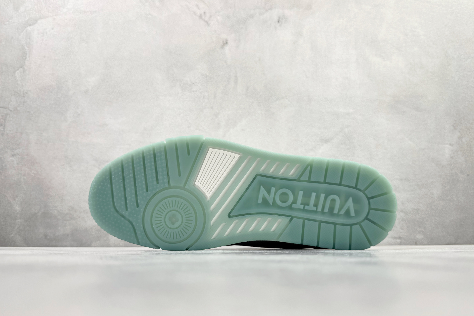 430 顶级纯原 LOUIS VUITTTrainer 白绿 1AHWQL