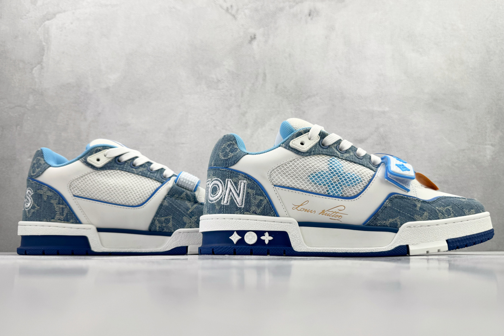 430 顶级纯原 LOUIS VUITTTrainer 蓝白 1A9ZI6