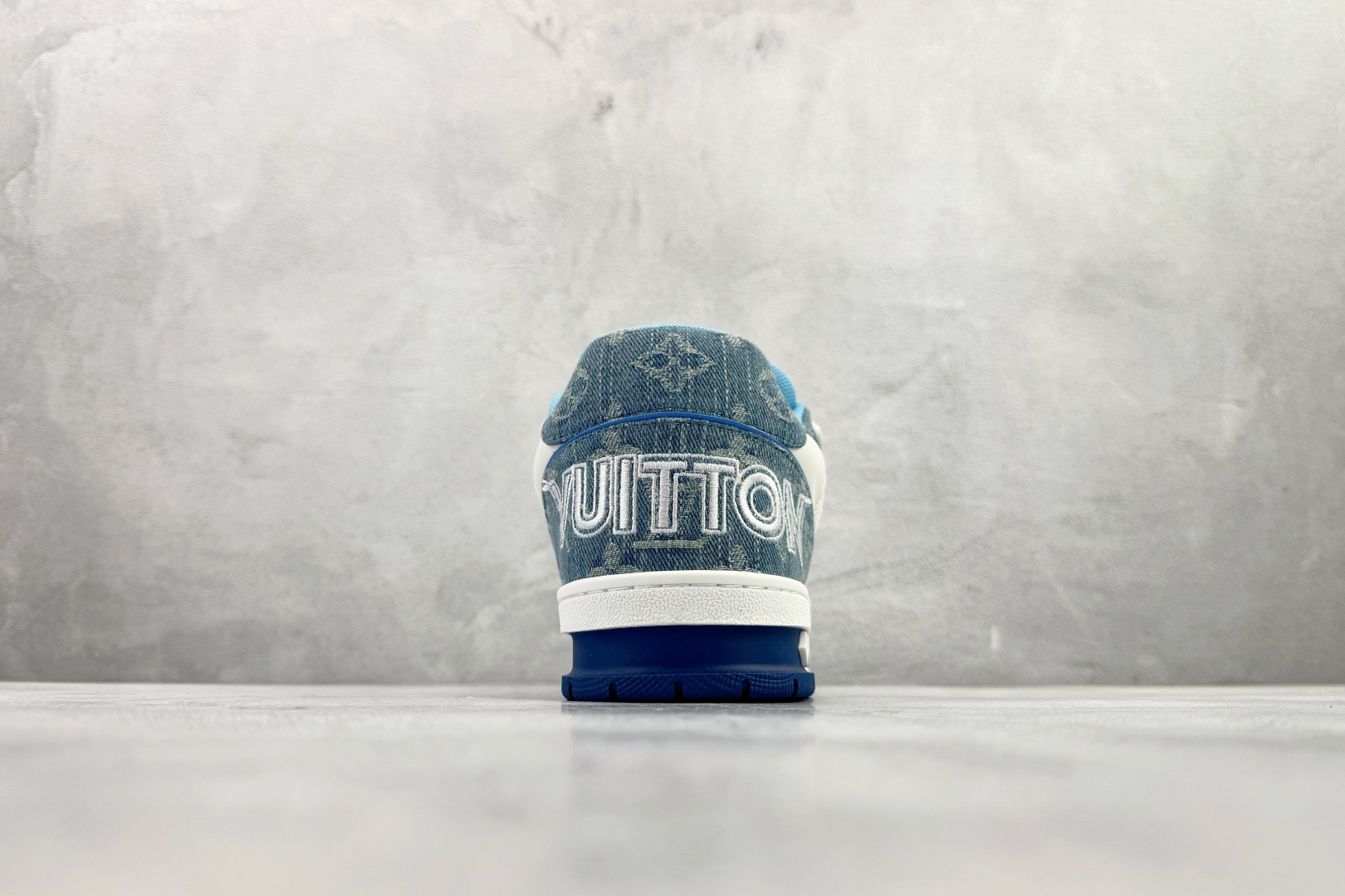 430 顶级纯原 LOUIS VUITTTrainer 蓝白 1A9ZI6