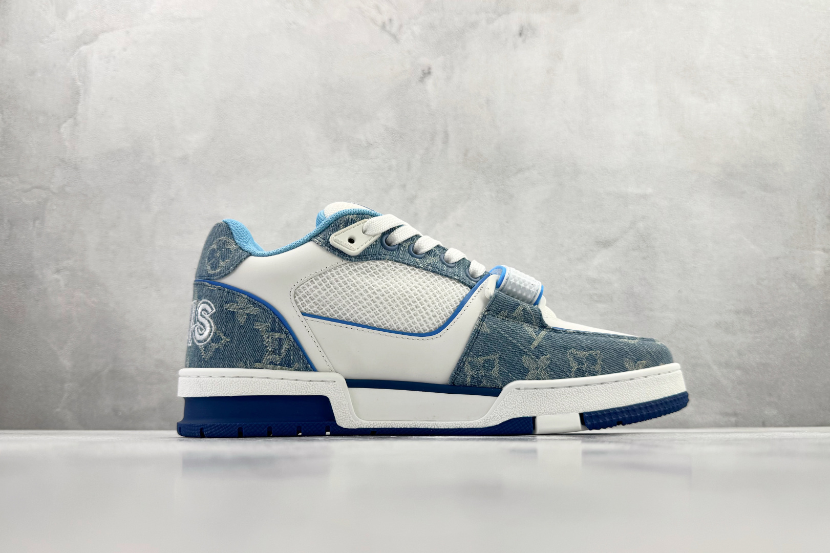 430 顶级纯原 LOUIS VUITTTrainer 蓝白 1A9ZI6