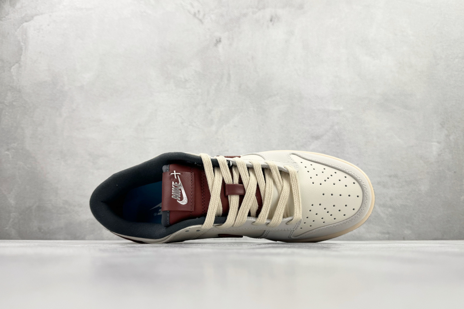 Nike Dunk Low 灰白红 IM6670-202