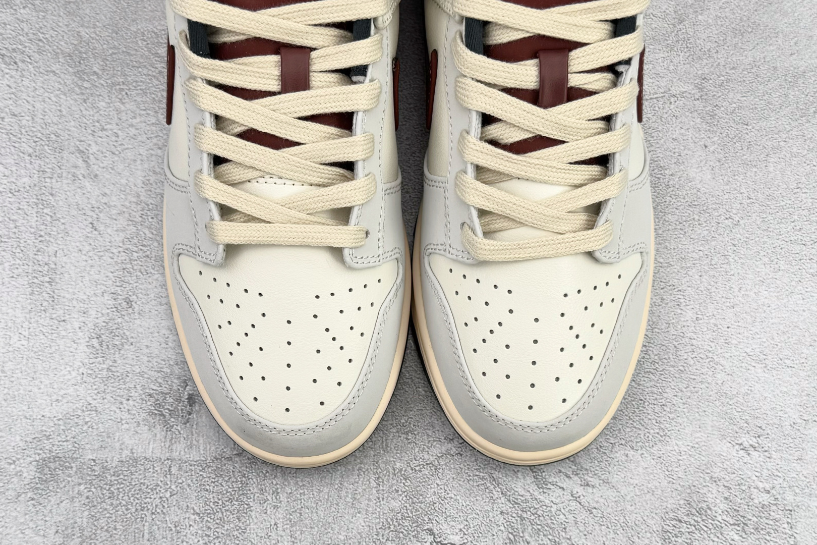 Nike Dunk Low 灰白红 IM6670-202