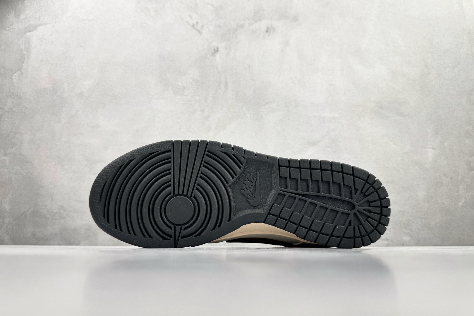 Nike Dunk Low 灰白红 IM6670-202