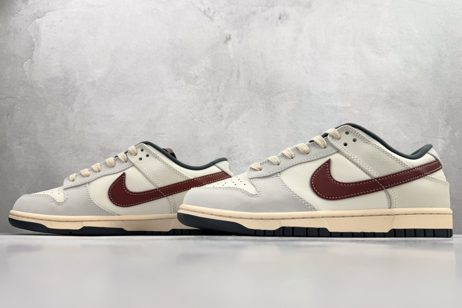 Nike Dunk Low 灰白红 IM6670-202