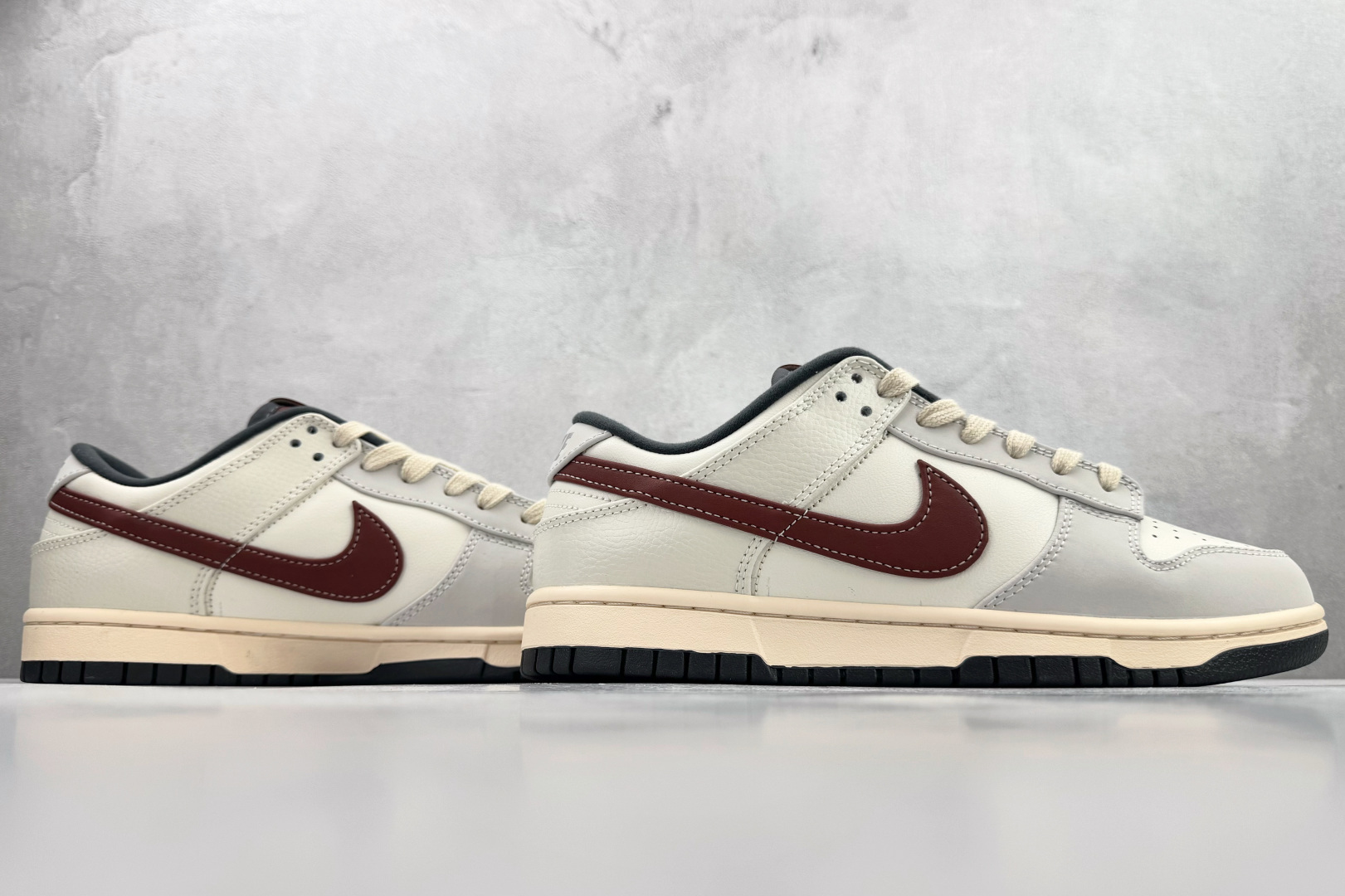 Nike Dunk Low 灰白红 IM6670-202