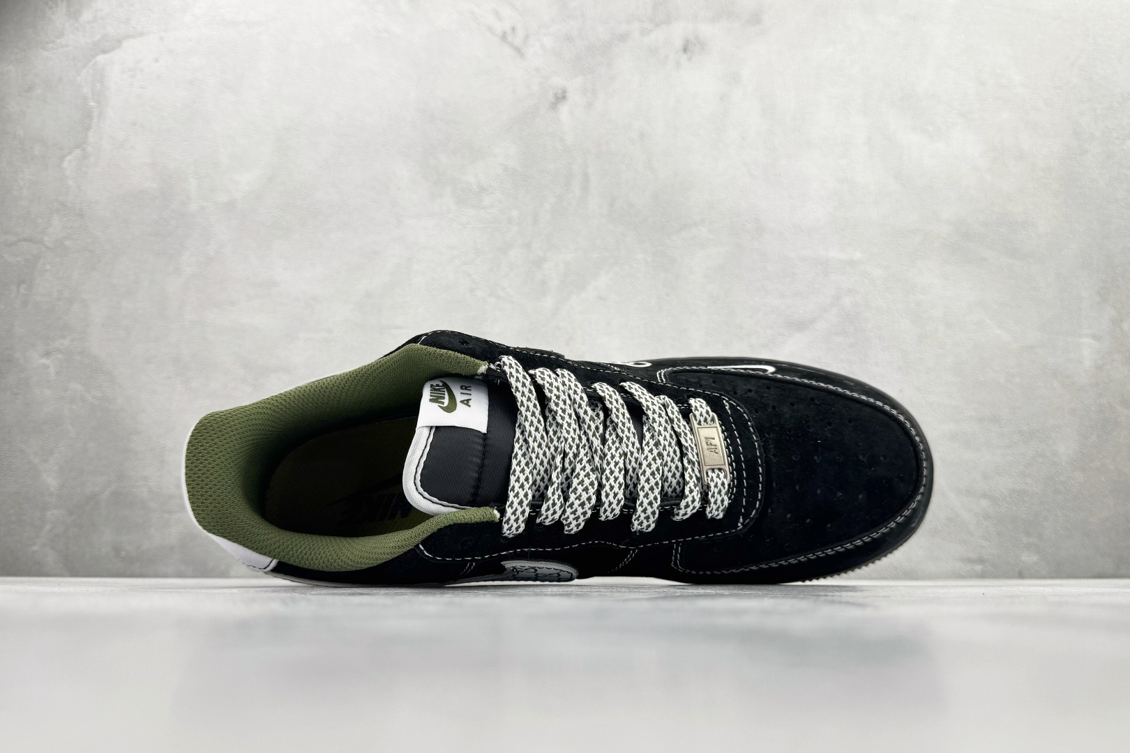 260 Nike Air Force 1'07 LX 黑色 BB9577-113