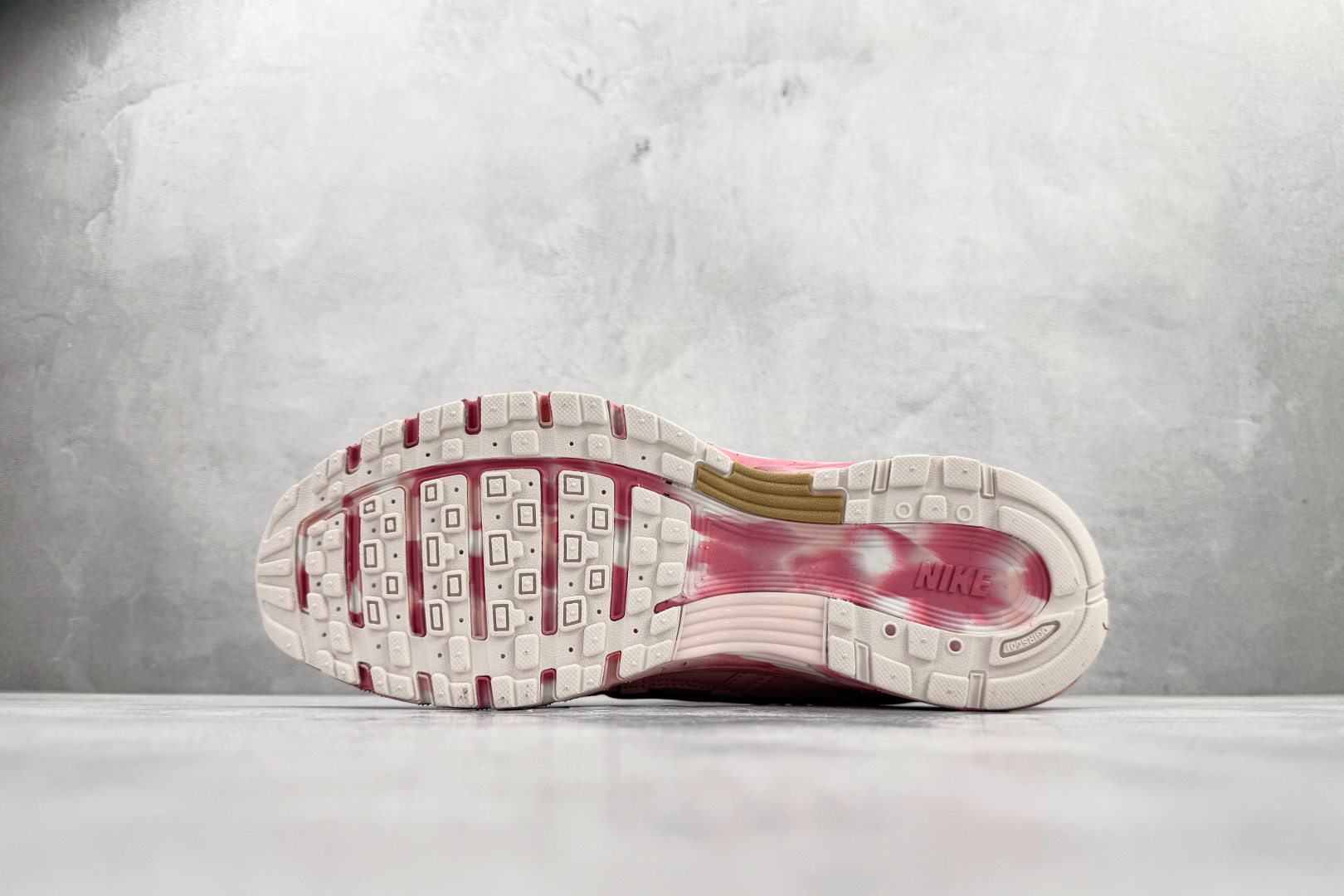 200 原鞋开发 原数据档案 Nike P-6000 渐变粉 CV2209-111