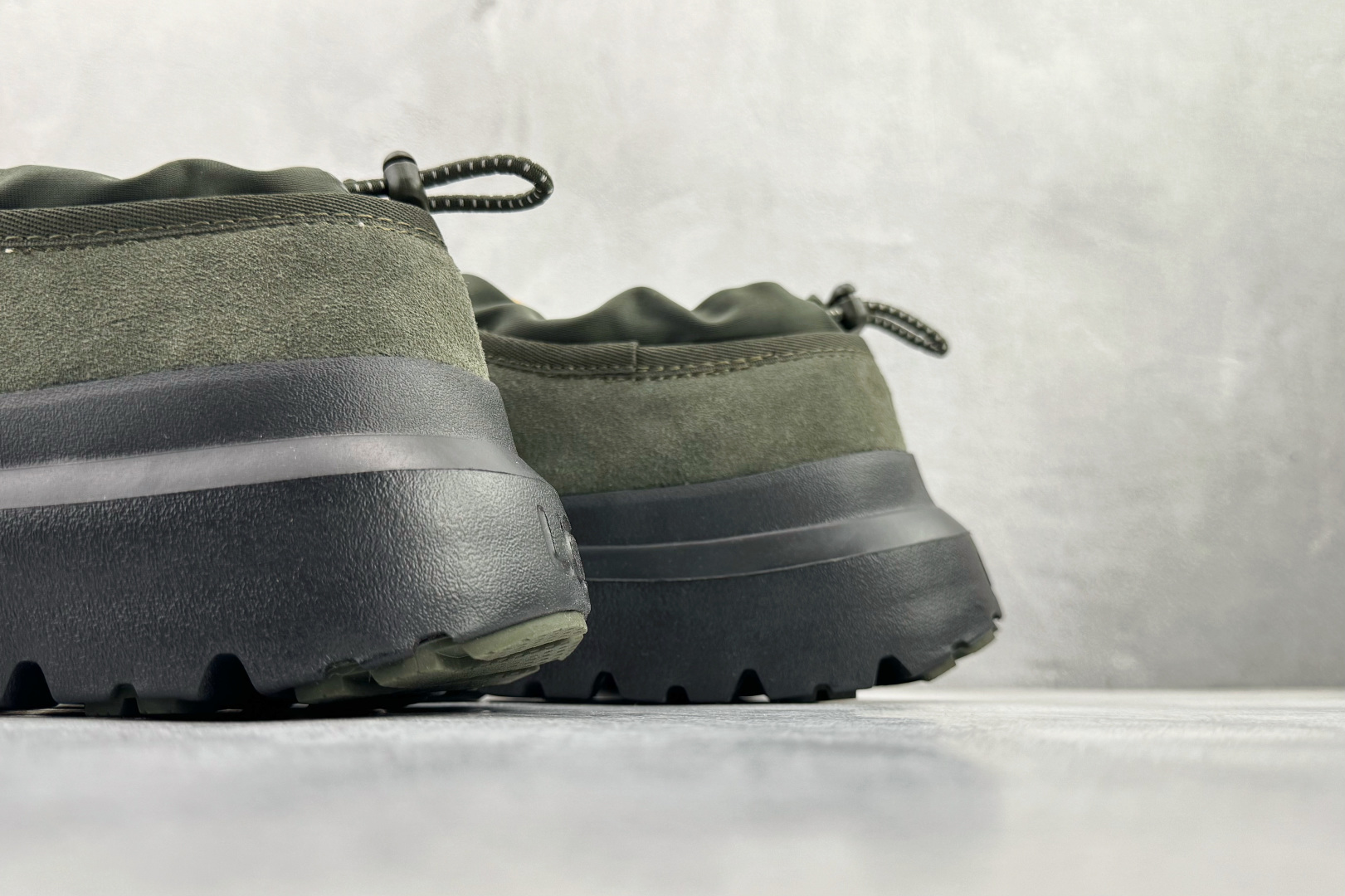 Top 280 UGG 包头套脚 深绿色 1144096-FNBL