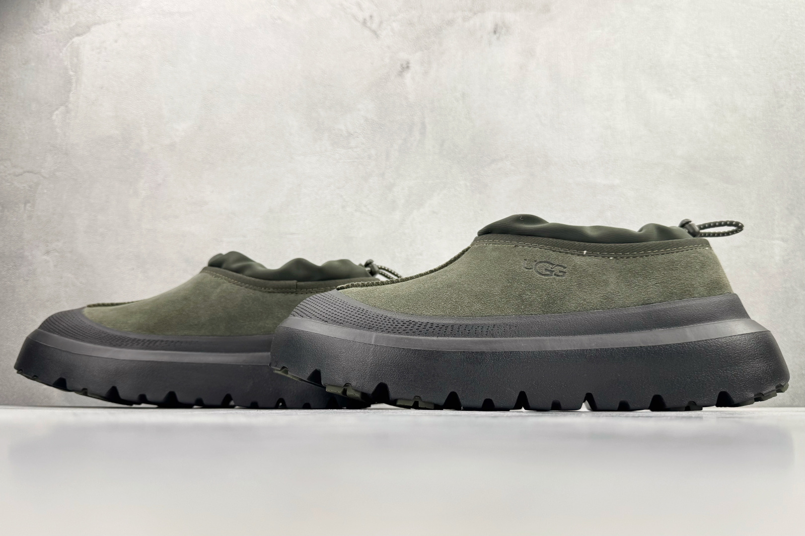 Top 280 UGG 包头套脚 深绿色 1144096-FNBL