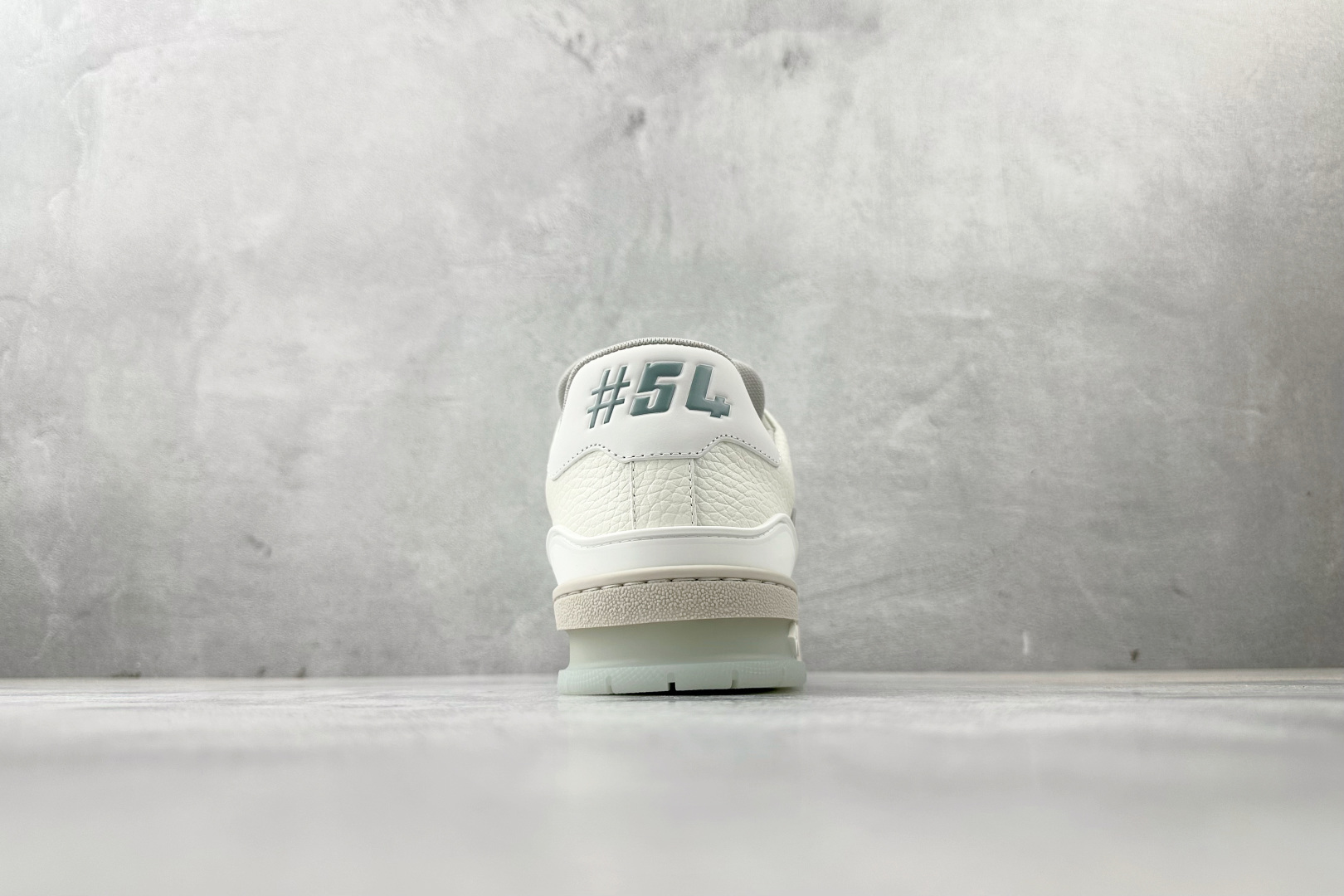 顶级纯原 LOUIS VUITTTrainer 白水泥 1A9G4Z