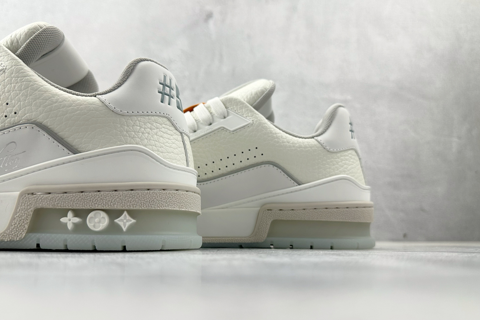 顶级纯原 LOUIS VUITTTrainer 白水泥 1A9G4Z