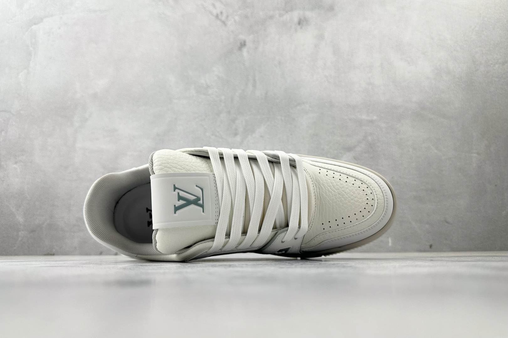 顶级纯原 LOUIS VUITTTrainer 白水泥 1A9G4Z