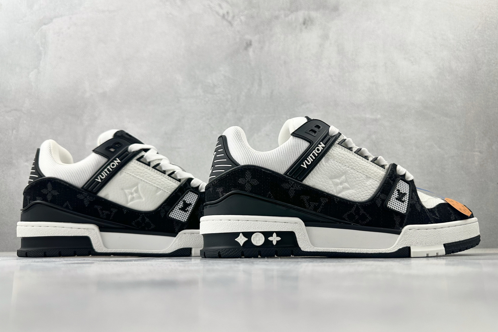 顶级纯原 LOUIS VUITTTrainer 黑白 1AC2A5