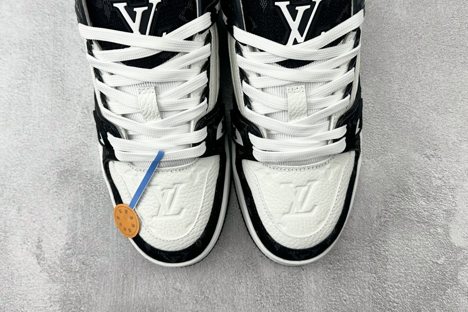 顶级纯原 LOUIS VUITTTrainer 黑白 1AC2A5