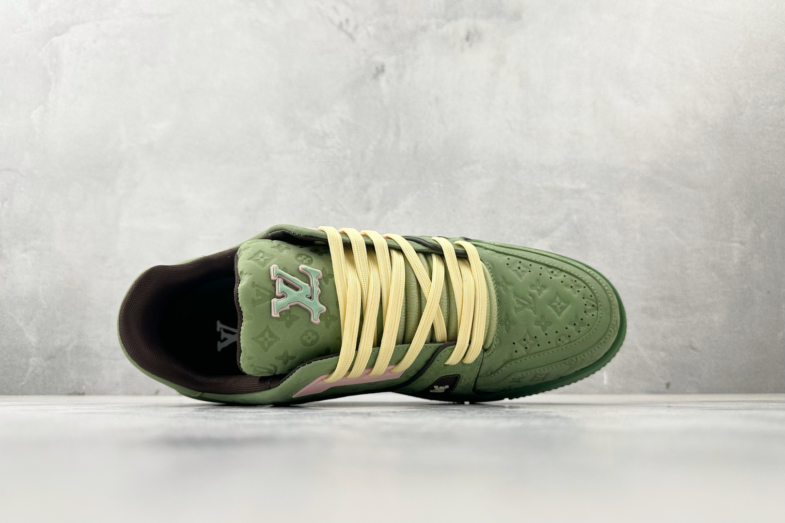 顶级纯原 Tyler x LOUIS VUITTTrainer 绿色 1ACR6E-莆田鞋,莆田鞋货源,高仿鞋,高仿鞋货源,安福档口,莆田高仿鞋,莆田鞋批发,高仿鞋批发,莆田高仿运动鞋,高仿运动鞋,莆田运动鞋 顶级纯原 Tyler x LOUIS VUITTTrainer 绿色 1ACR6E