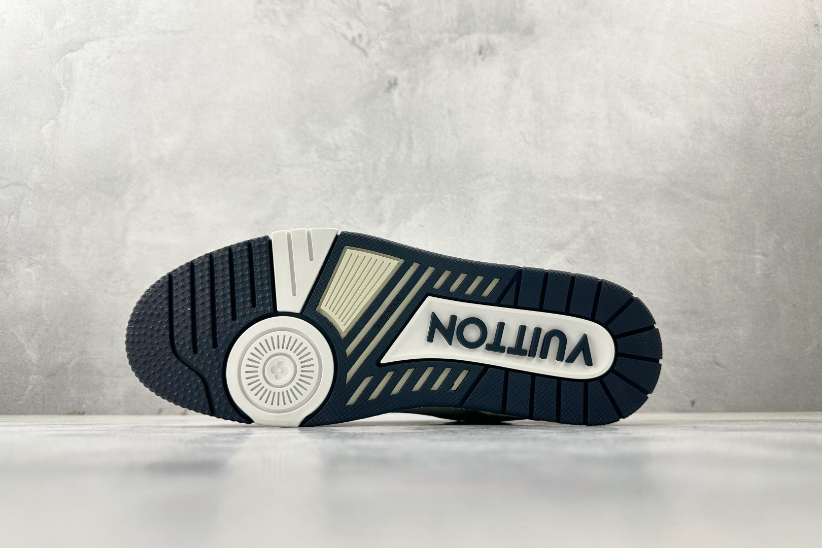 顶级纯原 LOUIS VUITTTrainer 白蓝 1ABFA9-莆田鞋,莆田鞋货源,高仿鞋,高仿鞋货源,安福档口,莆田高仿鞋,莆田鞋批发,高仿鞋批发,莆田高仿运动鞋,高仿运动鞋,莆田运动鞋 顶级纯原 LOUIS VUITTTrainer 白蓝 1ABFA9