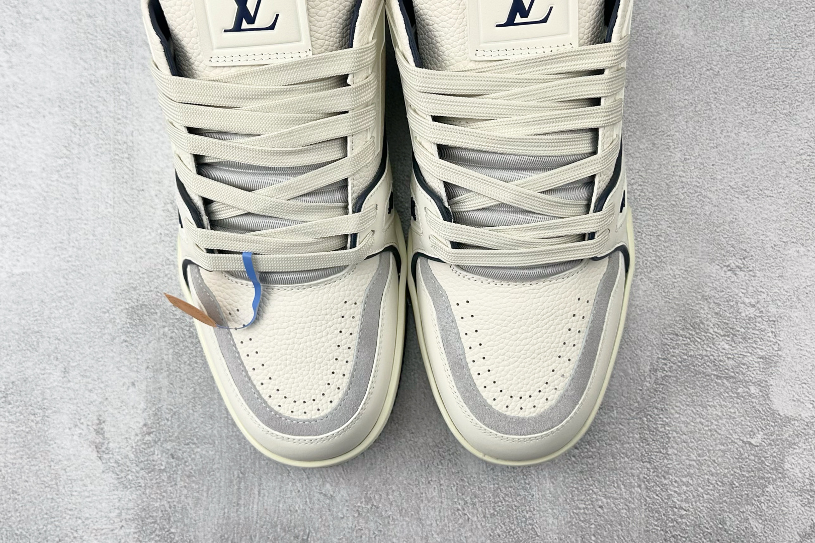 顶级纯原 LOUIS VUITTTrainer 白蓝 1ABFA9-莆田鞋,莆田鞋货源,高仿鞋,高仿鞋货源,安福档口,莆田高仿鞋,莆田鞋批发,高仿鞋批发,莆田高仿运动鞋,高仿运动鞋,莆田运动鞋 顶级纯原 LOUIS VUITTTrainer 白蓝 1ABFA9