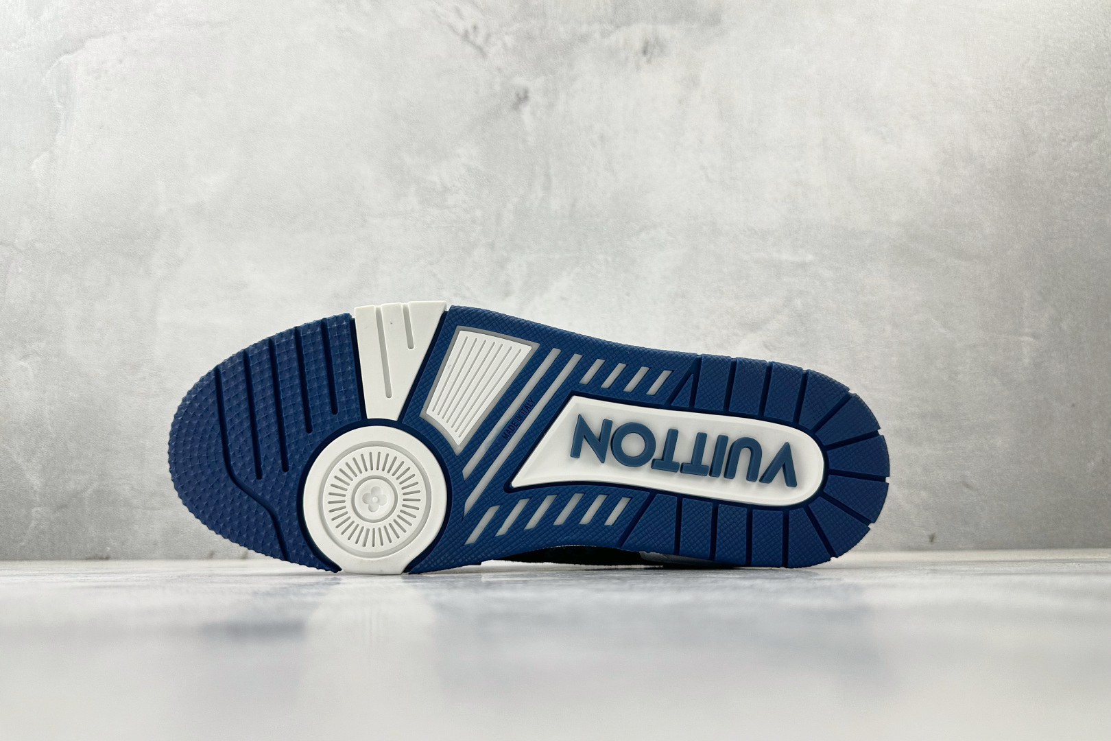 顶级纯原 LOUIS VUITTTrainer 白蓝 1AC2AM-莆田鞋,莆田鞋货源,高仿鞋,高仿鞋货源,安福档口,莆田高仿鞋,莆田鞋批发,高仿鞋批发,莆田高仿运动鞋,高仿运动鞋,莆田运动鞋 顶级纯原 LOUIS VUITTTrainer 白蓝 1AC2AM