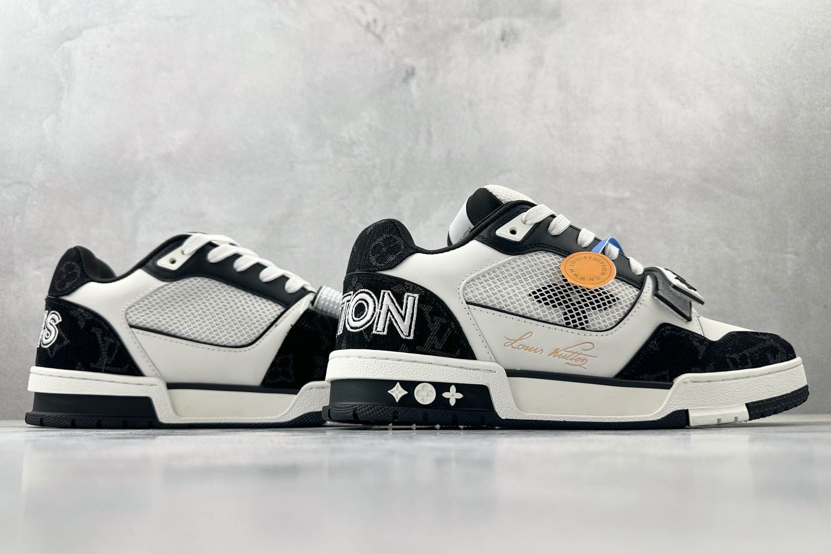 顶级纯原 LOUIS VUITTTrainer 黑白 1A9ZB0-莆田鞋,莆田鞋货源,高仿鞋,高仿鞋货源,安福档口,莆田高仿鞋,莆田鞋批发,高仿鞋批发,莆田高仿运动鞋,高仿运动鞋,莆田运动鞋 顶级纯原 LOUIS VUITTTrainer 黑白 1A9ZB0