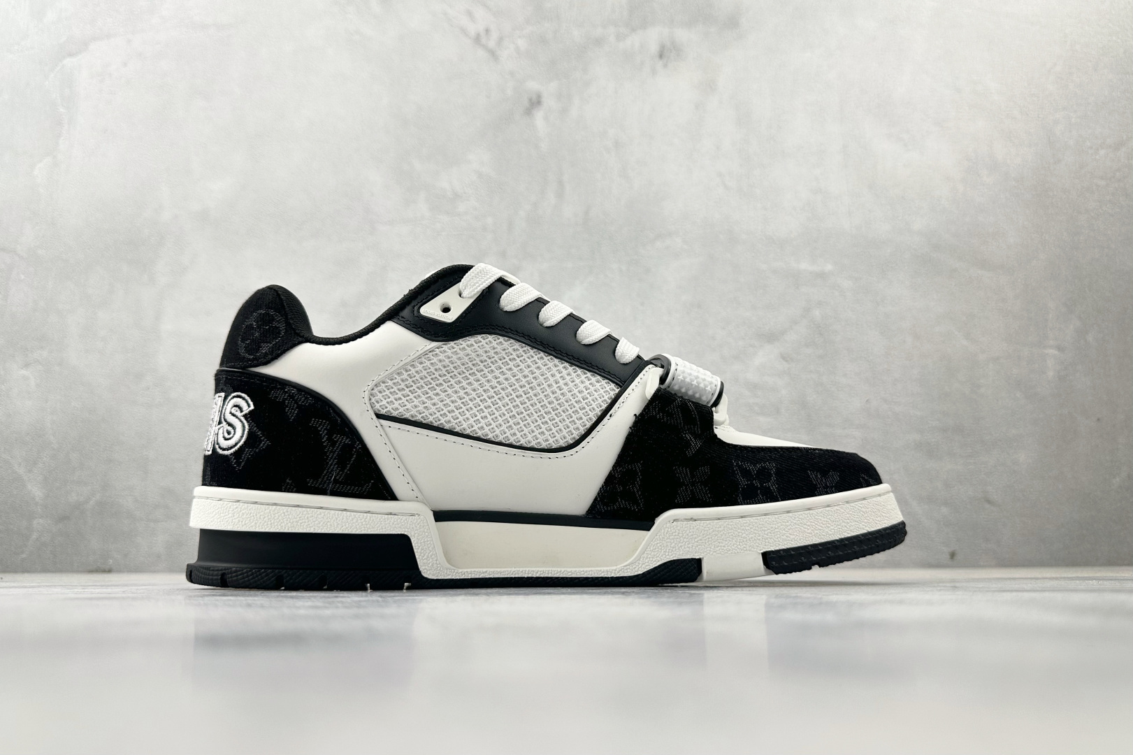 顶级纯原 LOUIS VUITTTrainer 黑白 1A9ZB0-莆田鞋,莆田鞋货源,高仿鞋,高仿鞋货源,安福档口,莆田高仿鞋,莆田鞋批发,高仿鞋批发,莆田高仿运动鞋,高仿运动鞋,莆田运动鞋 顶级纯原 LOUIS VUITTTrainer 黑白 1A9ZB0