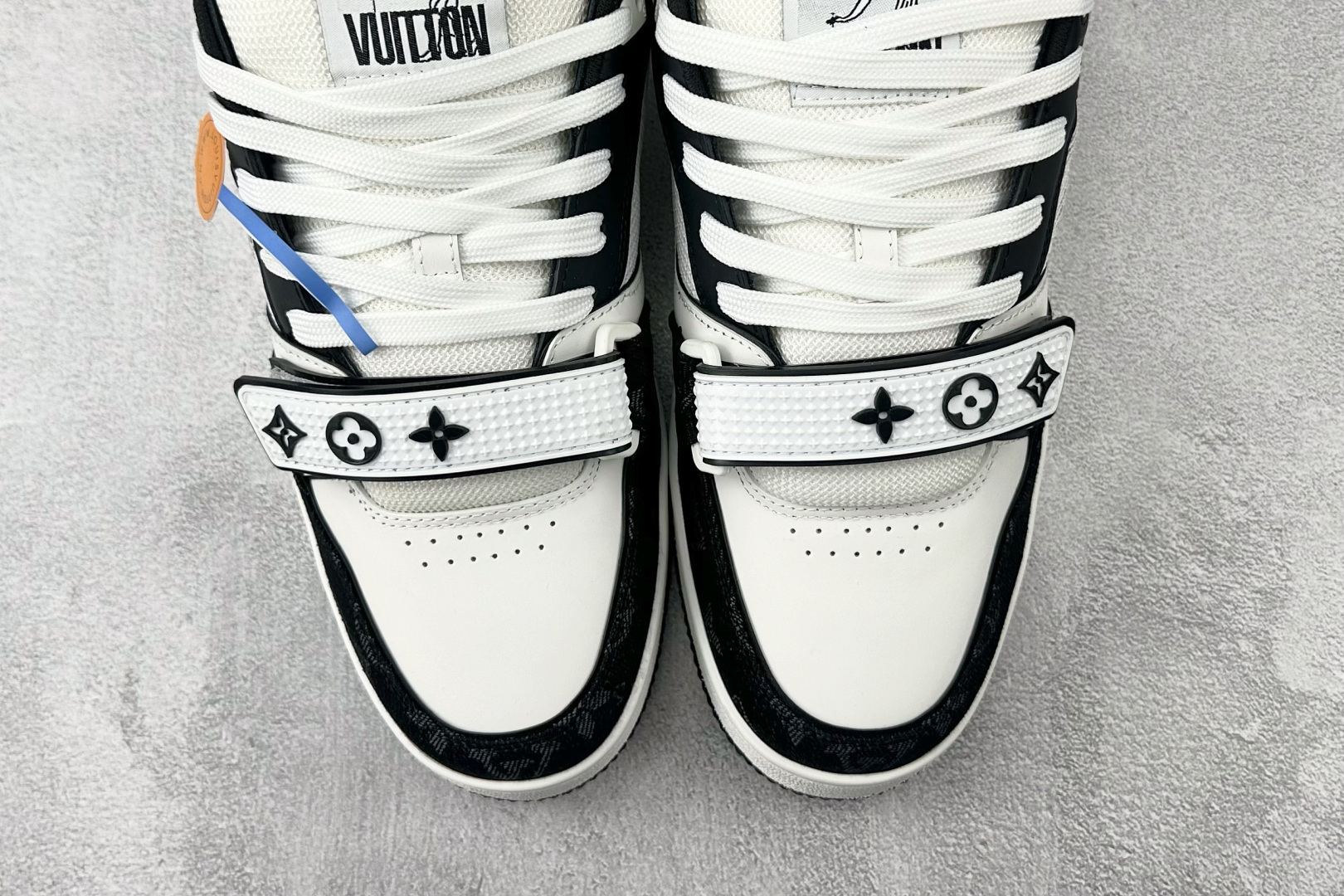 顶级纯原 LOUIS VUITTTrainer 黑白 1A9ZB0-莆田鞋,莆田鞋货源,高仿鞋,高仿鞋货源,安福档口,莆田高仿鞋,莆田鞋批发,高仿鞋批发,莆田高仿运动鞋,高仿运动鞋,莆田运动鞋 顶级纯原 LOUIS VUITTTrainer 黑白 1A9ZB0