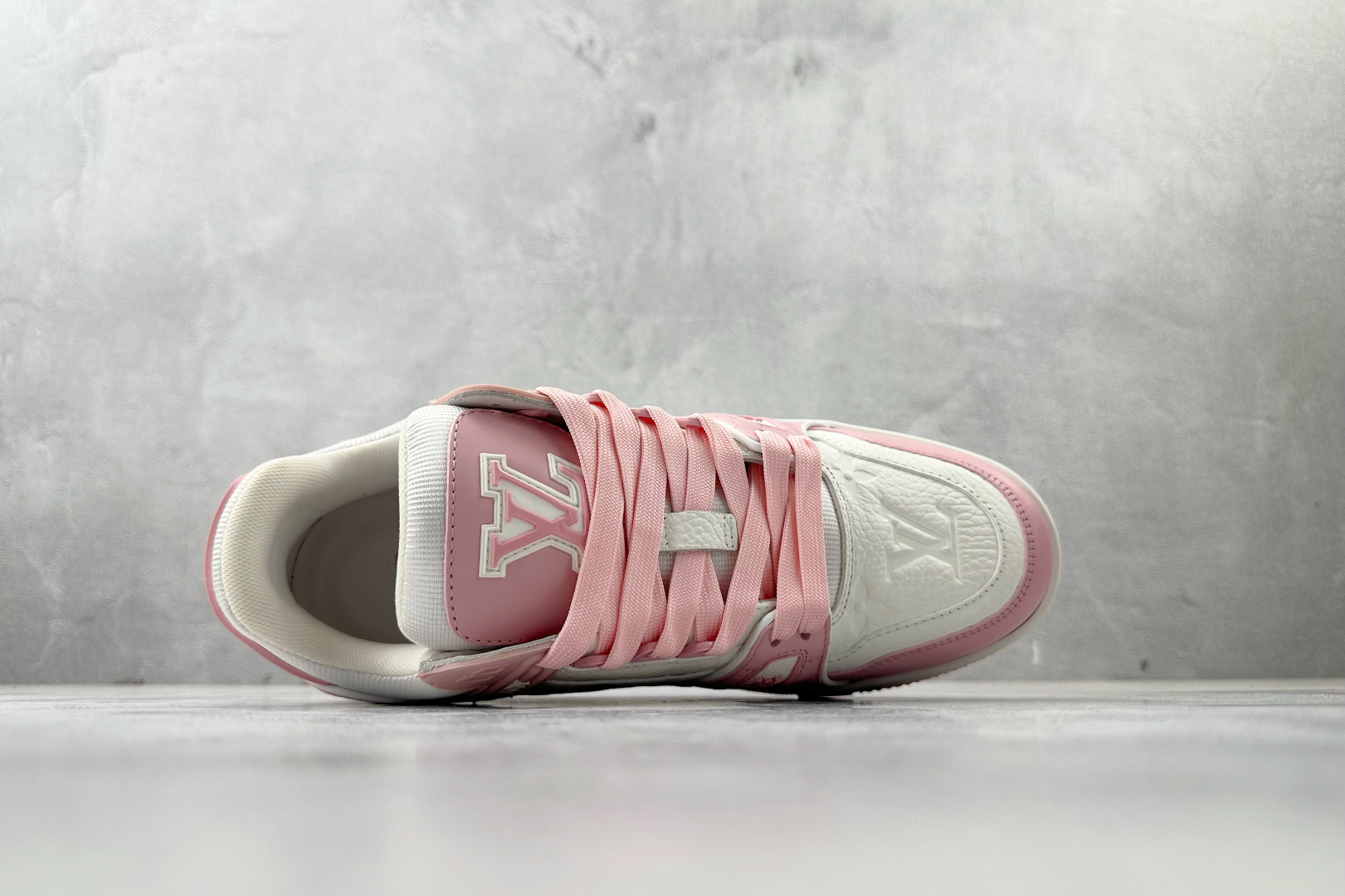 430 顶级纯原 LOUIS VUITTTrainer 玫瑰粉 1AA6W5