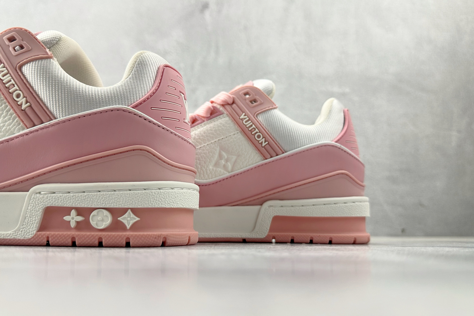 430 顶级纯原 LOUIS VUITTTrainer 玫瑰粉 1AA6W5