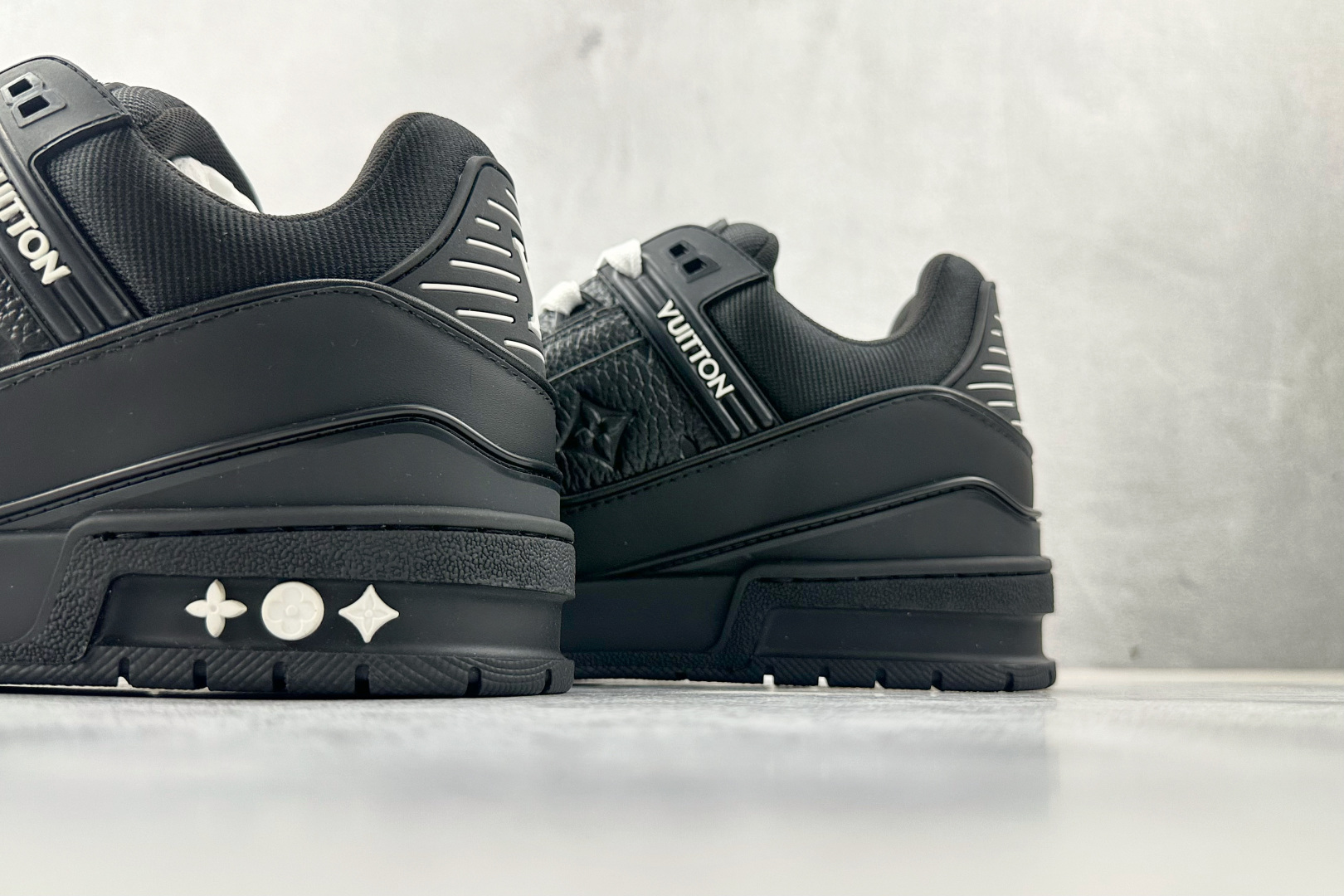 430 顶级纯原 LOUIS VUITTTrainer 黑色 1AAREW